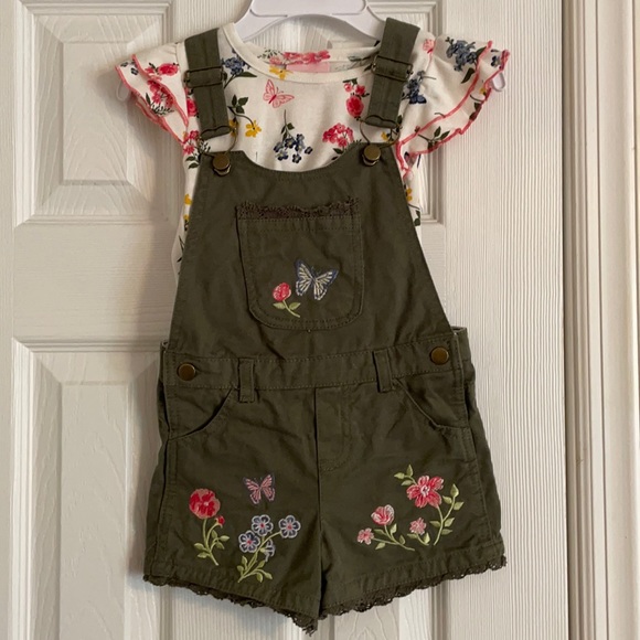 Embroidered overall shorts set!
